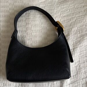 NWOT Madewell The Sculptural-Buckle Shoulder Bag in Black